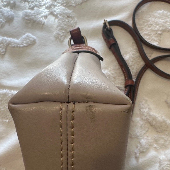 Dooney & Bourke pale Pink Crossbody Purse - Picture 4 of 8